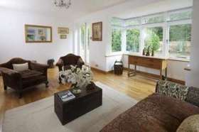3 bedroom Bungalow f...